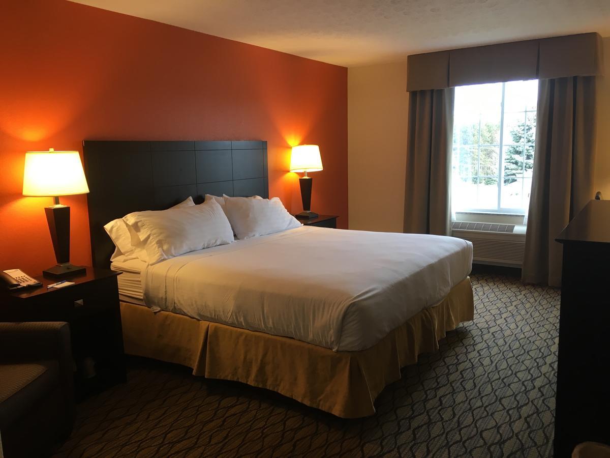 Holiday Inn Express Hotel & Suites Cadillac By Ihg Luaran gambar