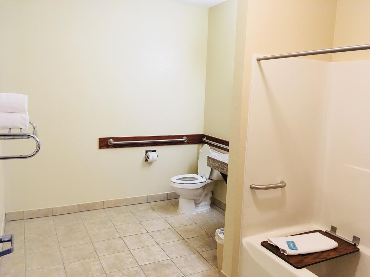 Holiday Inn Express Hotel & Suites Cadillac By Ihg Luaran gambar