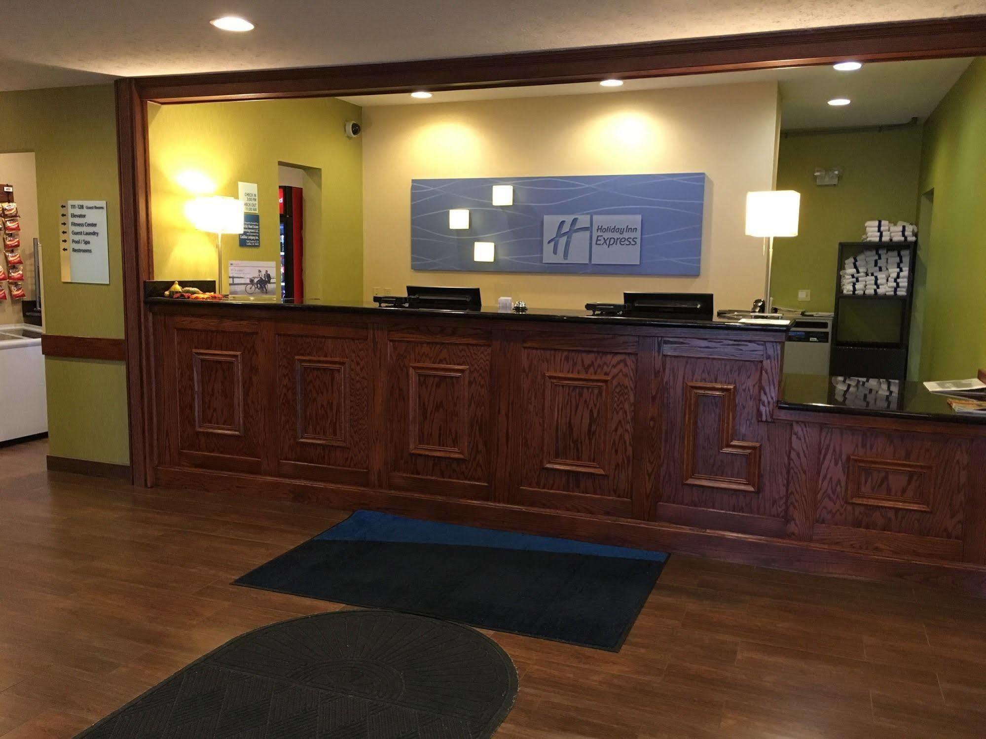 Holiday Inn Express Hotel & Suites Cadillac By Ihg Luaran gambar