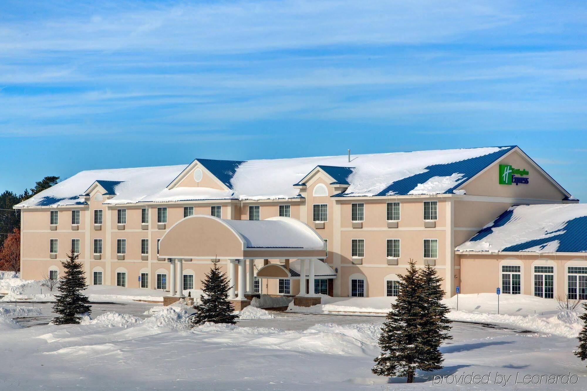Holiday Inn Express Hotel & Suites Cadillac By Ihg Luaran gambar